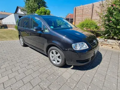 Gebraucht VW Touran Trendline 101 PS (74 kW) 2004 Schwarz Van / Kleinbus