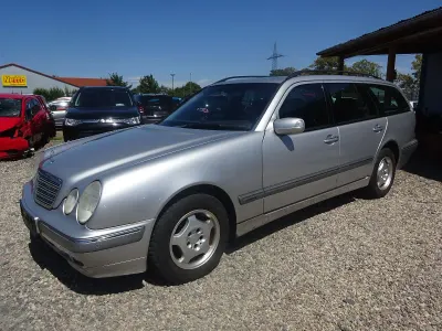 Gebraucht Mercedes E240 Elegance 170 PS (125 kW) 2002 Other Kombi