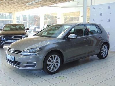 Grau Gebraucht 2015 VW Golf VII Highline Limousine | 14.490 € (Etwas zu teuer)