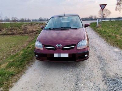 Usata Nissan Almera Tino 114 CV (83 kW) 2003 Rosso Monovolume