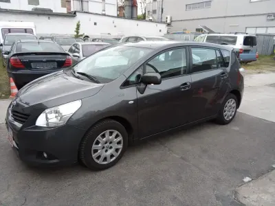 Gebraucht Toyota Verso Edition 147 PS (108 kW) 2011 Grau Van / Kleinbus