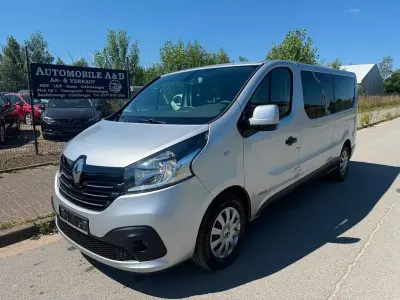 Gebraucht Renault Trafic Expression 145 PS (106 kW) 2017 Silber Van / Kleinbus