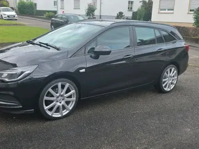 Gebraucht Opel Astra 136 PS (100 kW) 2019 Schwarz Kombi