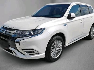Gebraucht Mitsubishi Outlander P-HEV 208 PS (152 kW) 2020 Andere farben SUV