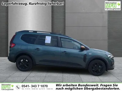 Neu Dacia Jogger Extreme 110 PS (80 kW) 2025 Zedergrün Van / Kleinbus