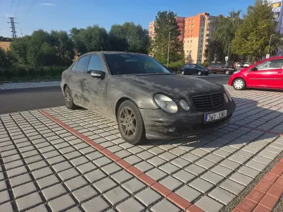 Gebraucht Mercedes E200 Classic 163 PS (119 kW) 2005 Schwarz Limousine