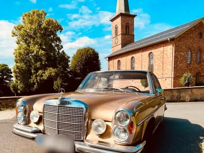 Brugt Mercedes W108 160 HK (117 kW) 1971 Guld Sedan