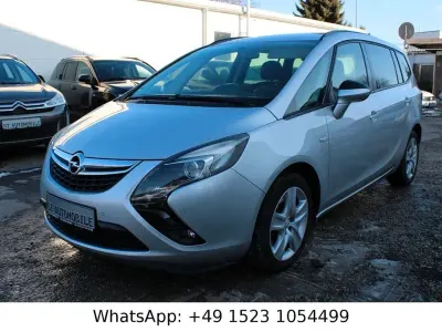 Używany Opel Zafira Tourer Edition 131 KM (96 kW) 2015 Srebrny Minivan