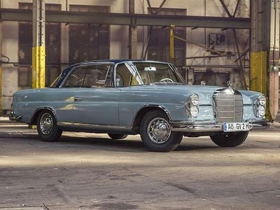 Gebraucht Mercedes 220 120 PS (88 kW) 1964 Blau Coupé