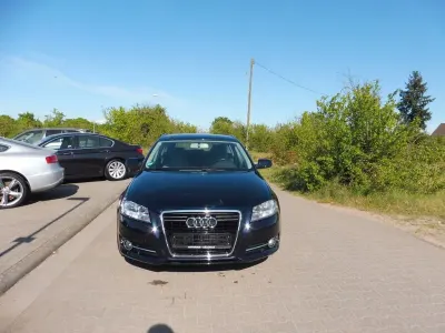 Używany Audi A3 Attraction 105 KM (77 kW) 2012 Niebieski Hatchback