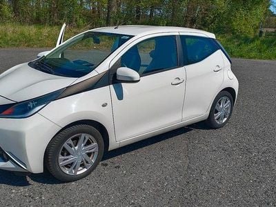 Brugt Toyota Aygo 69 HK (50 kW) 2015 Hvid Hatchback