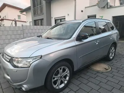 Gebraucht Mitsubishi Outlander 150 PS (110 kW) 2013 Silber SUV