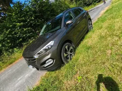 Gebraucht Hyundai Tucson 185 PS (136 kW) 2016 Grau SUV