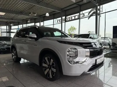 Gebraucht Mitsubishi Outlander P-HEV Top 306 PS (225 kW) 2025 Weiß SUV