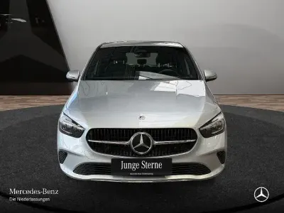 Gebraucht Mercedes B180 Advanced 136 PS (100 kW) 2025 Silber Van / Kleinbus