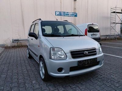 Silber Gebraucht 2004 Suzuki Wagon R+ Club Van / Kleinbus | 3.799 €