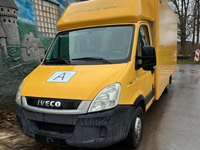 Usata Iveco 35.12 106 CV (77 kW) 2011 Giallo Furgone