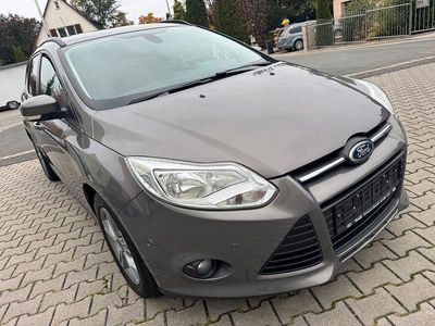 Gebraucht Ford Focus Champions Edition 101 PS (74 kW) 2013 Brisbane braun (met.) Kombi