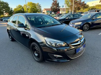 Gebraucht Opel Astra Selection 136 PS (100 kW) 2015 Karbonschw graphitschw midnigh Kombi