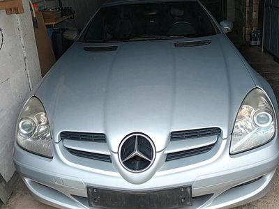 Silber Gebraucht 2004 Mercedes SLK200 Cabrio | 5.500 €