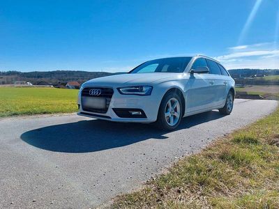 Używany Audi A4 S-Line 177 KM (130 kW) 2014 Biały Sedan/Limuzyna