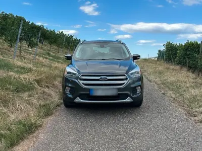 Gebraucht Ford Kuga 150 PS (110 kW) 2017 Grau SUV