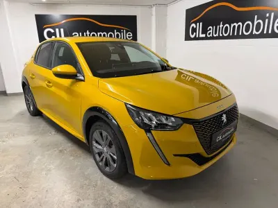 Gebraucht Peugeot e-208 Allure 100 kW (136 PS) 2022 Gelb Kleinwagen