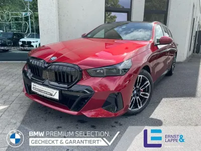 Gebraucht BMW 550e M Sport 489 PS (359 kW) 2025 Fire red Kombi