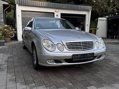 Mercedes E200