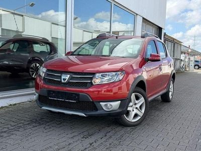 Gebraucht Dacia Sandero Prestige 90 PS (66 kW) 2016 Rot SUV