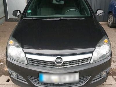 Usata Opel Astra GTC 115 CV (84 kW) 2010 Nero Coupé