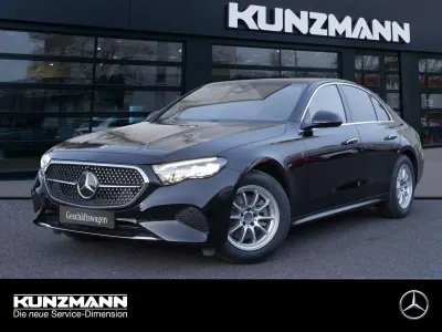 Gebraucht Mercedes E200 Avantgarde 163 PS (119 kW) 2026 Schwarz Limousine