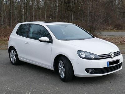 Gebraucht VW Golf VI Team 122 PS (89 kW) 2010 Weiß Kleinwagen