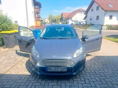Gebraucht Ford Fiesta 82 PS (60 kW) 2015 Grau Kleinwagen