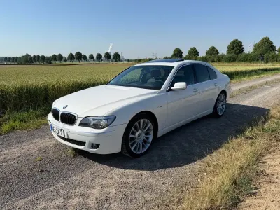 Gebraucht BMW 750 367 PS (269 kW) 2008 Weiß Limousine