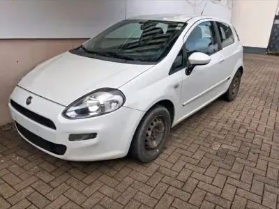 Gebraucht Fiat Grande Punto 75 PS (55 kW) 2013 Weiß Kleinwagen
