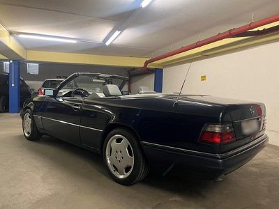 Usata Mercedes E220 150 CV (110 kW) 1994 Cabrio