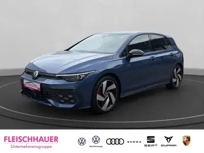 Gebraucht VW Golf VIII GTI 265 PS (194 kW) 2024 Blau Limousine