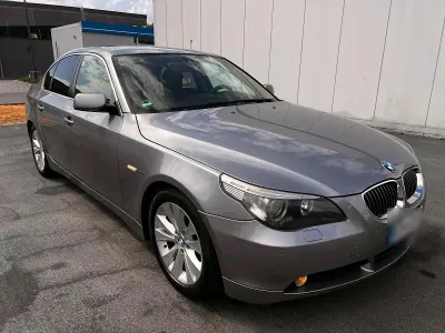 Gebraucht BMW 523 177 PS (130 kW) 2007 Grau Limousine