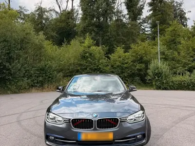 Gebraucht BMW 330 265 PS (194 kW) 2017 Grau Limousine