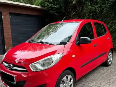 Gebraucht Hyundai i10 Classic 69 PS (50 kW) 2011 Rot Kleinwagen