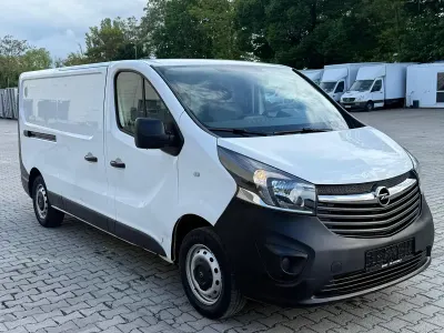 Używany Opel Vivaro 125 KM (91 kW) 2018 Biały Minivan