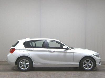 Gebraucht BMW 120 Advantage 184 PS (135 kW) 2018 Alpinweiss Kleinwagen