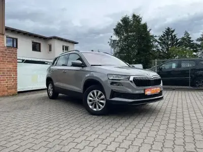Gebraucht Skoda Karoq Selection 150 PS (110 kW) 2024 Grau SUV