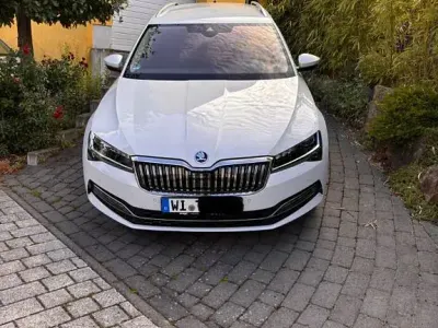Gebraucht Skoda Superb Style 150 PS (110 kW) 2024 Weiß Kombi