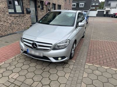 Mercedes B180