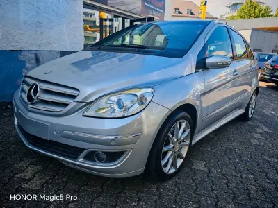 Gebraucht Mercedes B200 136 PS (100 kW) 2006 Silber Van / Kleinbus