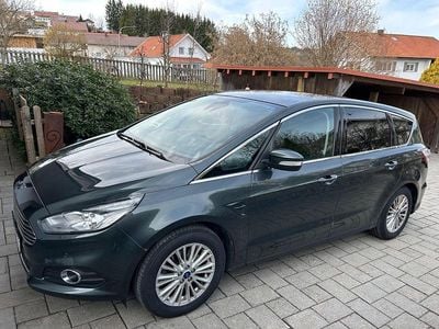 Usata Ford S-MAX Titanium 160 CV (117 kW) 2016 Verde Monovolume