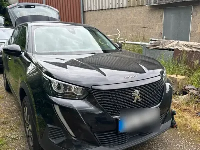 Gebraucht Peugeot 2008 101 PS (74 kW) 2020 Schwarz SUV