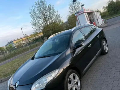 Gebraucht Renault Mégane GrandTour 131 PS (96 kW) 2010 Schwarz Kombi